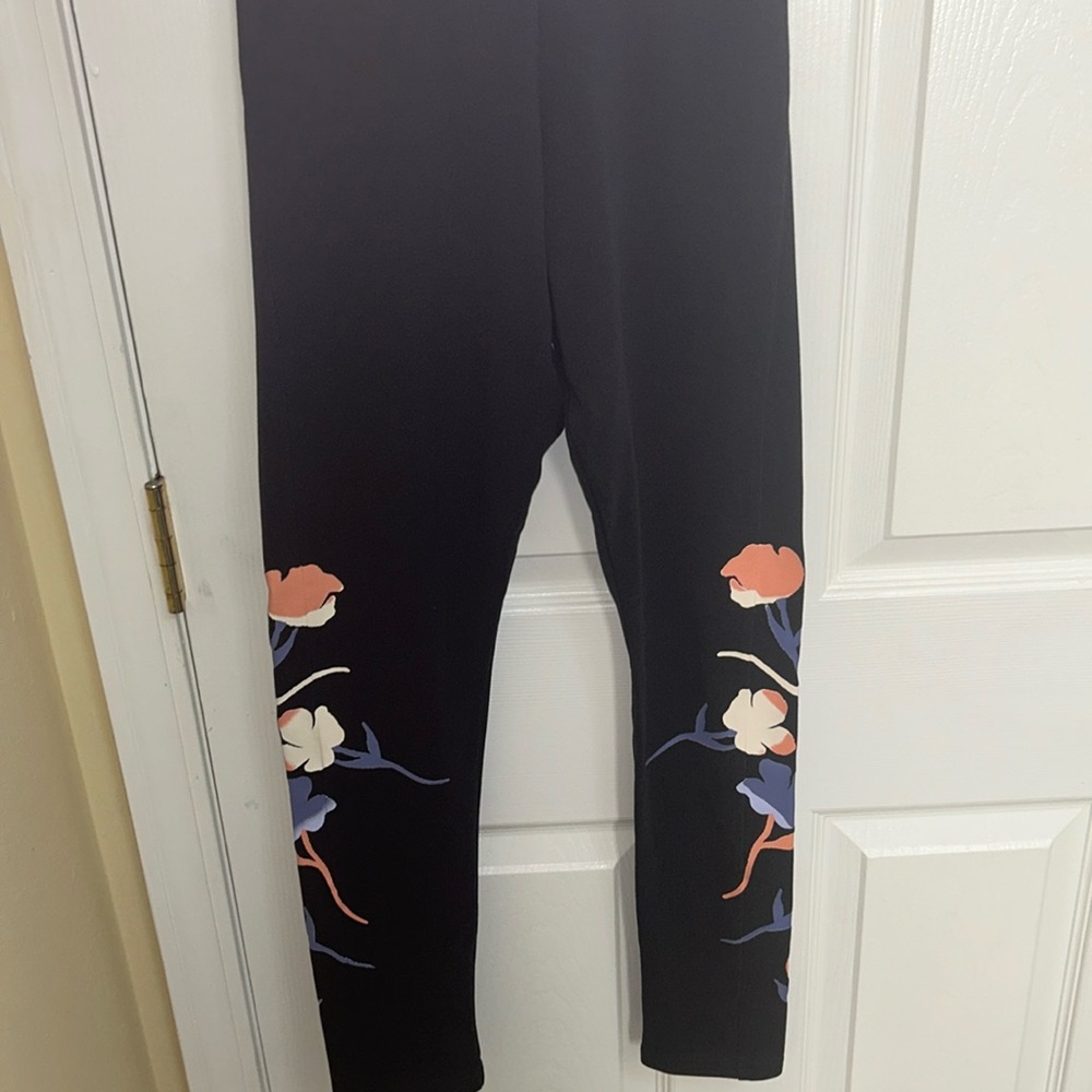 🦋Adidas Leggings 5/25$